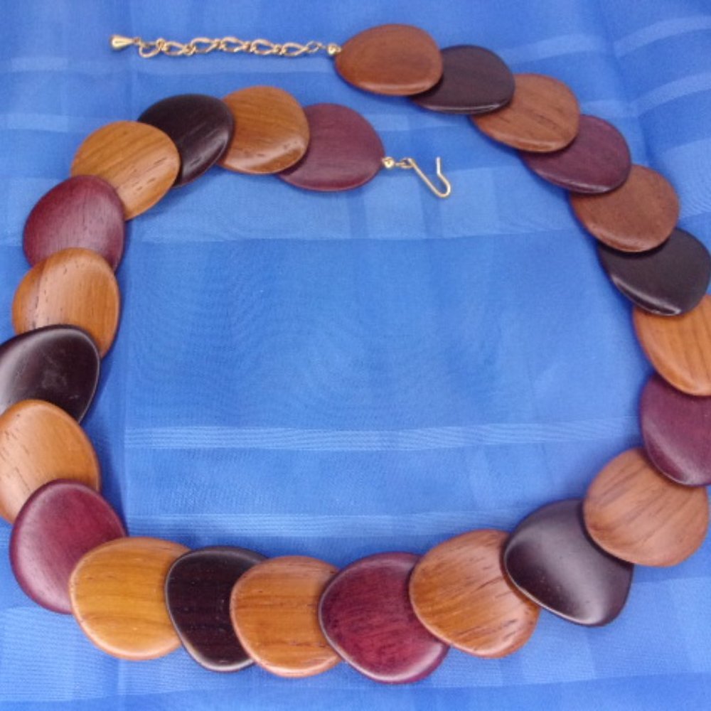 Tri Color Flat Wood Bead Necklace 19.5" - 21" L - Picture 3 of 10